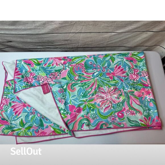 Lilly Pulitzer Tropical Multicolor Lounge Beach Towel 35"x68" Like New - Picture 2 of 4